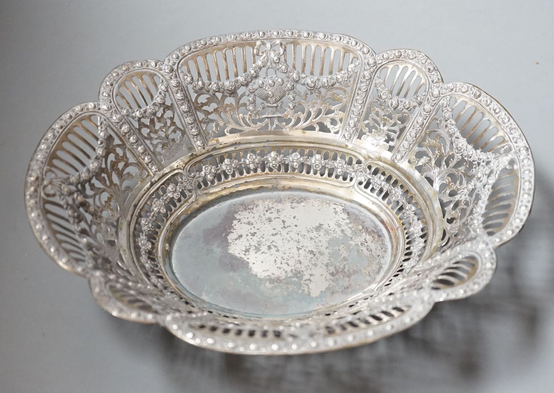 An early 20th century German 800 standard pierced white metal oval fruit bowl, 26.3cm, 10oz.